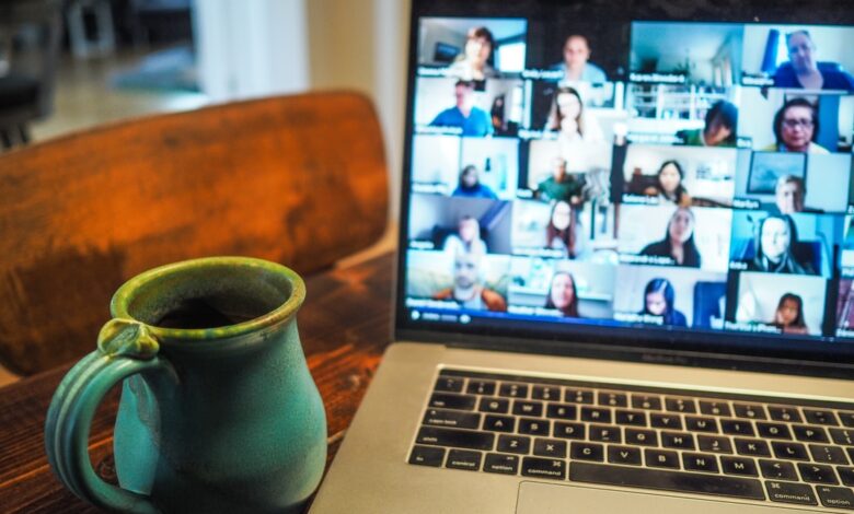 How to Share PowerPoint Presentations During a Live Video Meeting